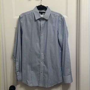 Like new worn twice sz M Banana Republic ‘tailored slim fit’ blue stripe shirt